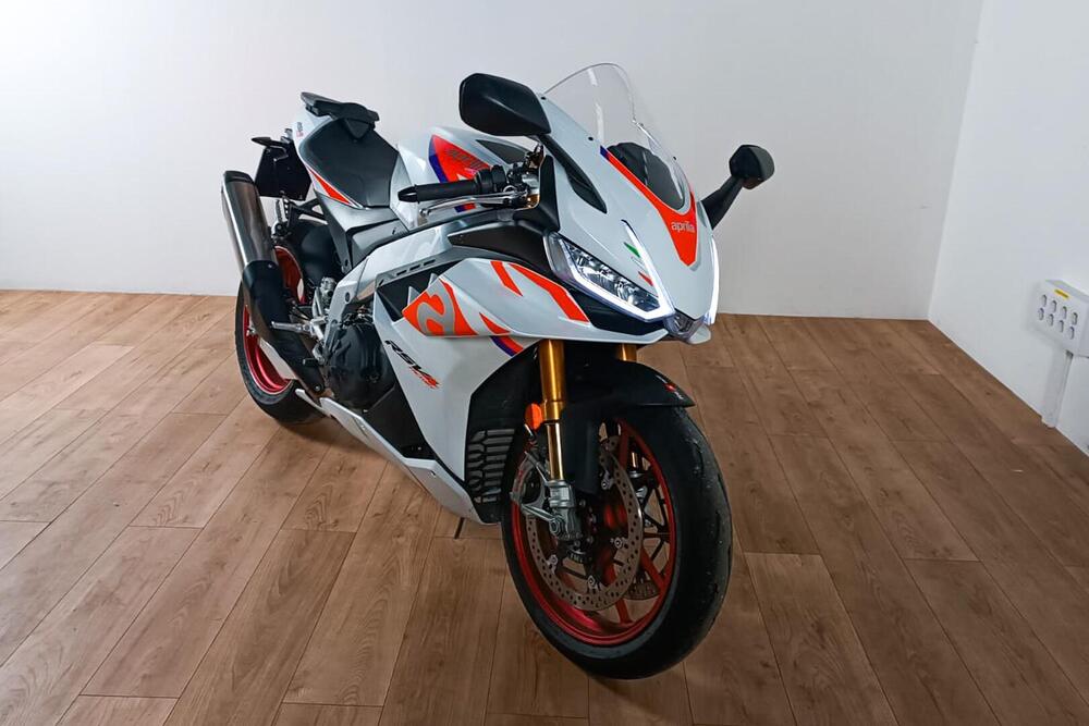 Aprilia RSV4 1100 Factory (2021 - 24) (2)