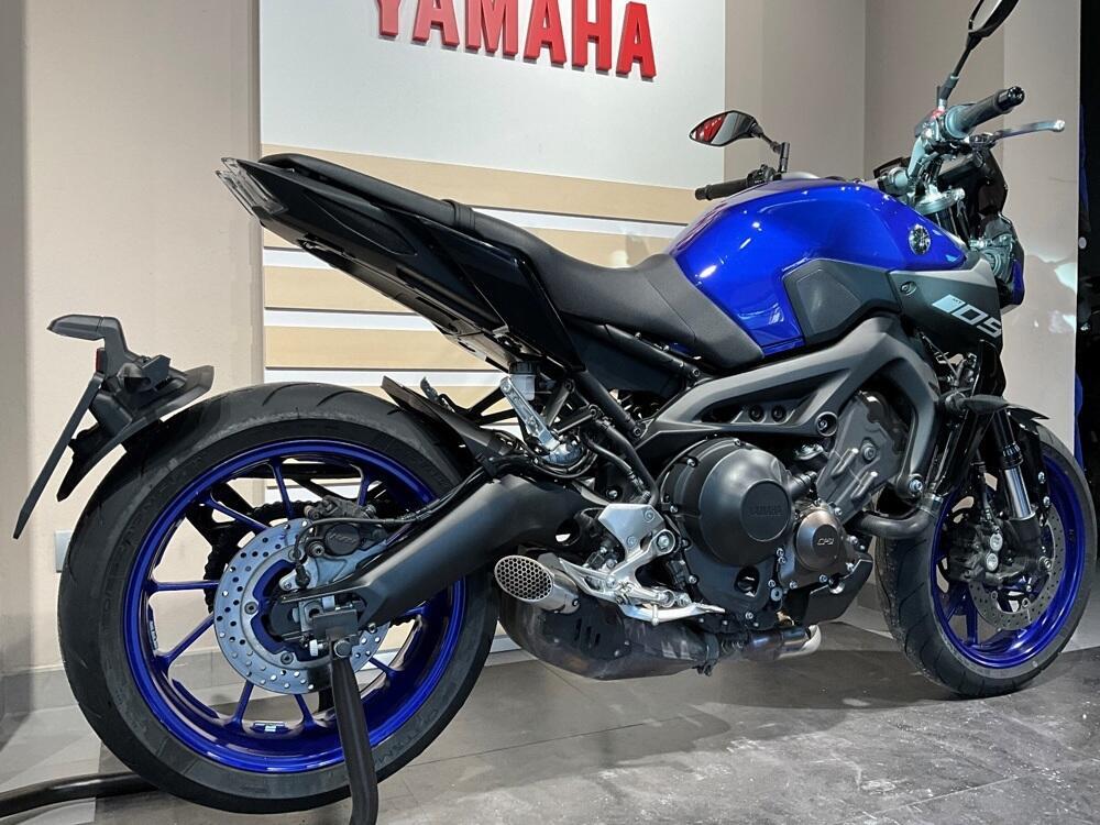 Yamaha MT-09 (2017 - 20) (4)