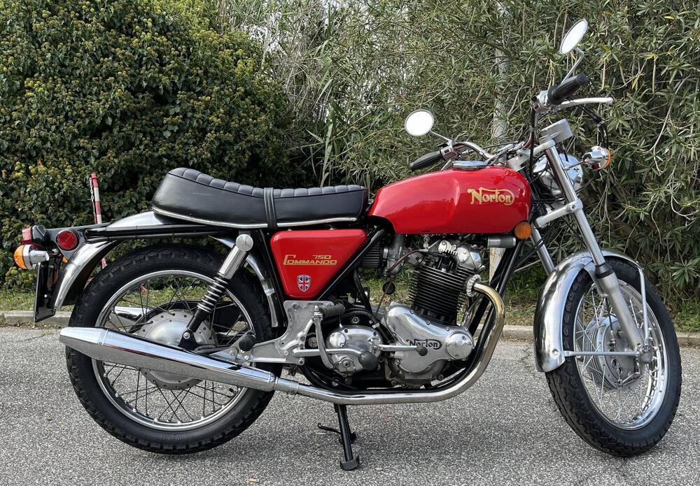 Norton COMMANDO 750 (3)