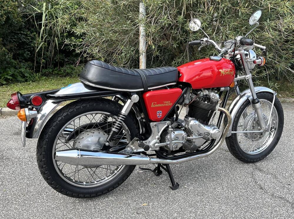 Norton COMMANDO 750 (5)