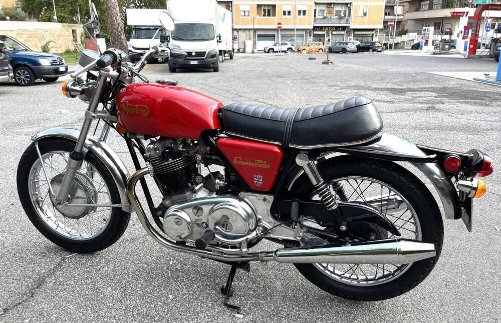 Norton COMMANDO 750 (2)