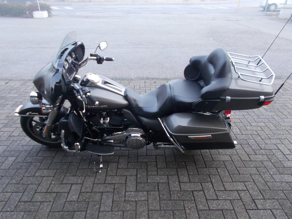 Harley-Davidson 107 Electra Glide Ultra Limited Low (2017 - 18) - FLHTKL (3)