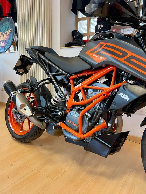 KTM 125 Duke (2021 - 23) (3)