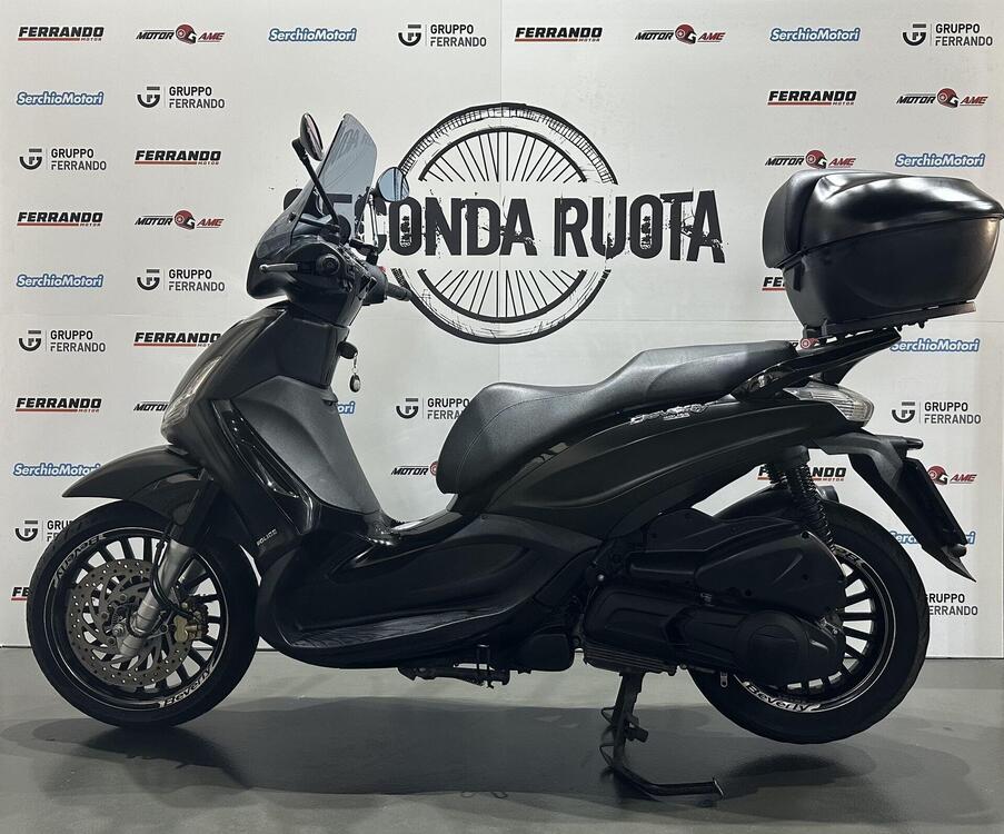 Piaggio Beverly 300 i.e. Police ABS-ASR (2017 - 20) (2)