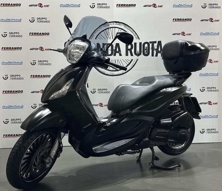 Piaggio Beverly 300 i.e. Police ABS-ASR (2017 - 20) (3)