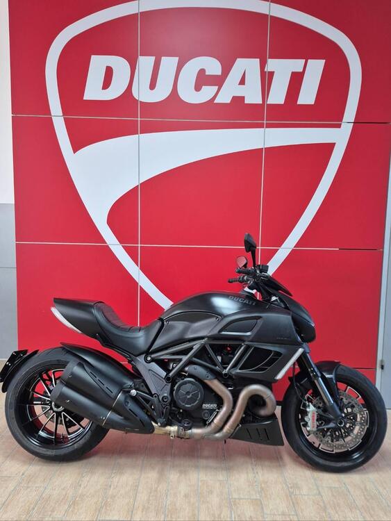 Ducati Diavel 1200 Dark (2012 - 13)