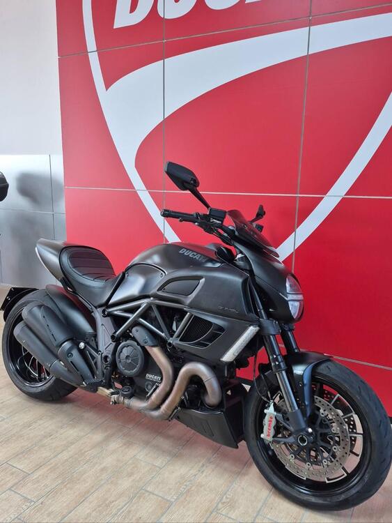 Ducati Diavel 1200 Dark (2012 - 13) (2)