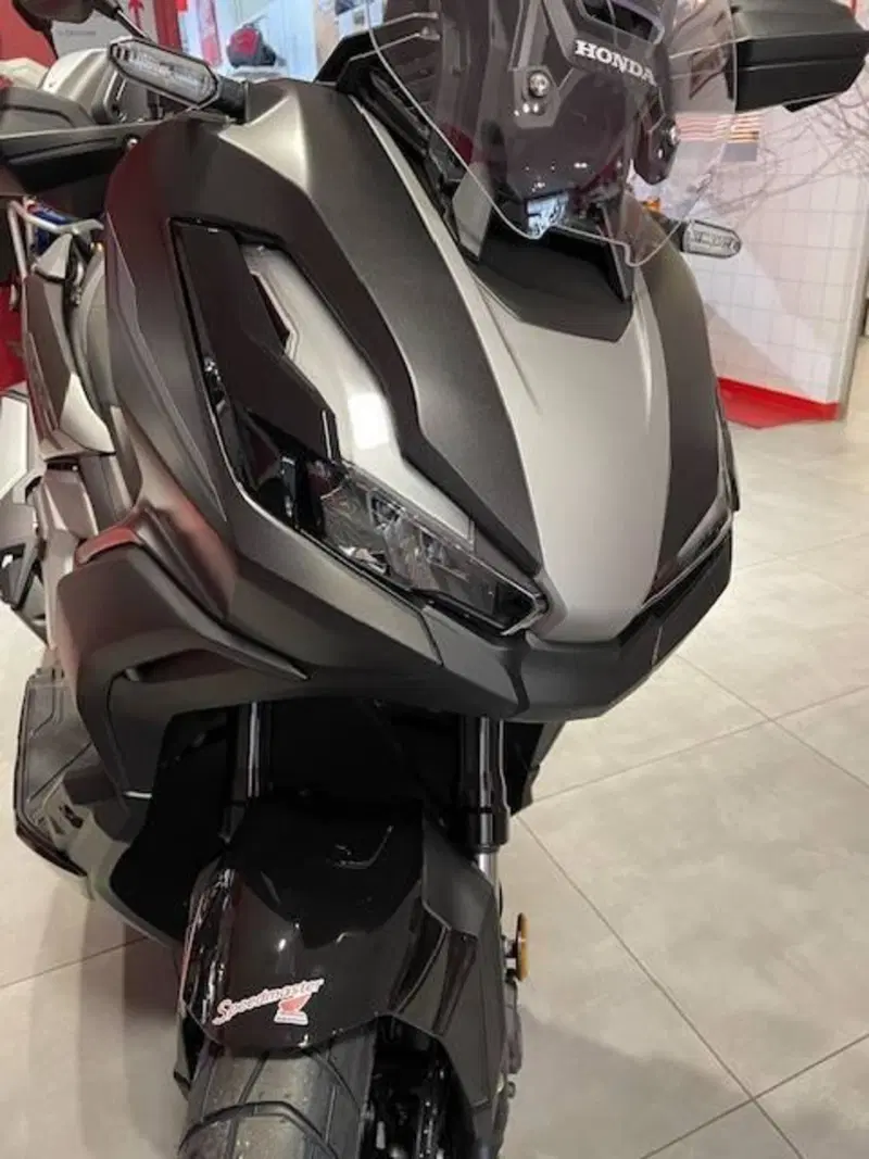 Honda ADV 350 Special Edition (2025 - 26) (2)