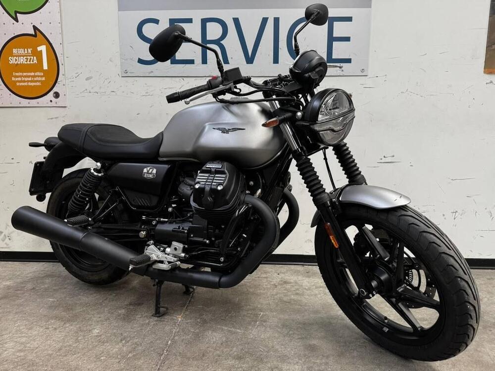 Moto Guzzi V7 Stone (2021 - 25) (2)