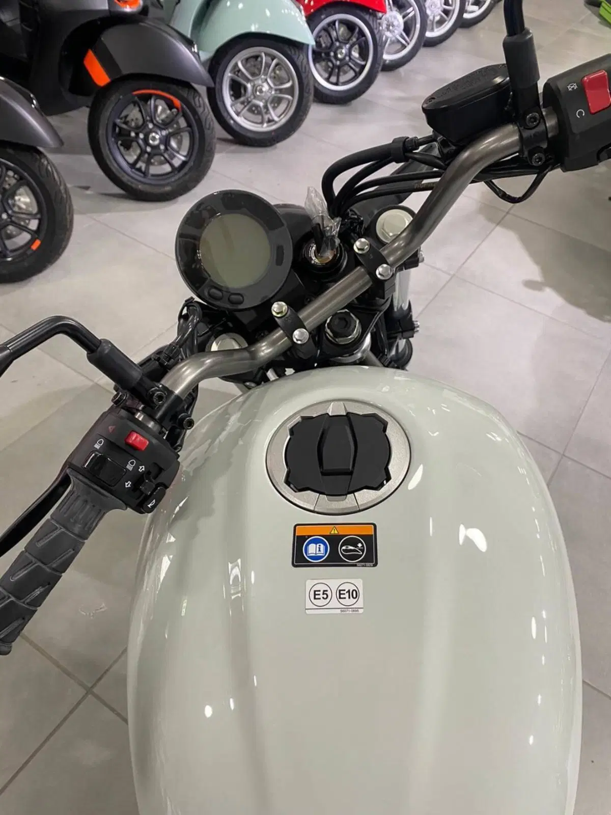 Kawasaki Eliminator 500 (2024 - 26) (2)