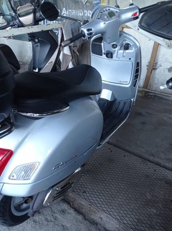 Vespa GTS 250 i.e. abs (2)