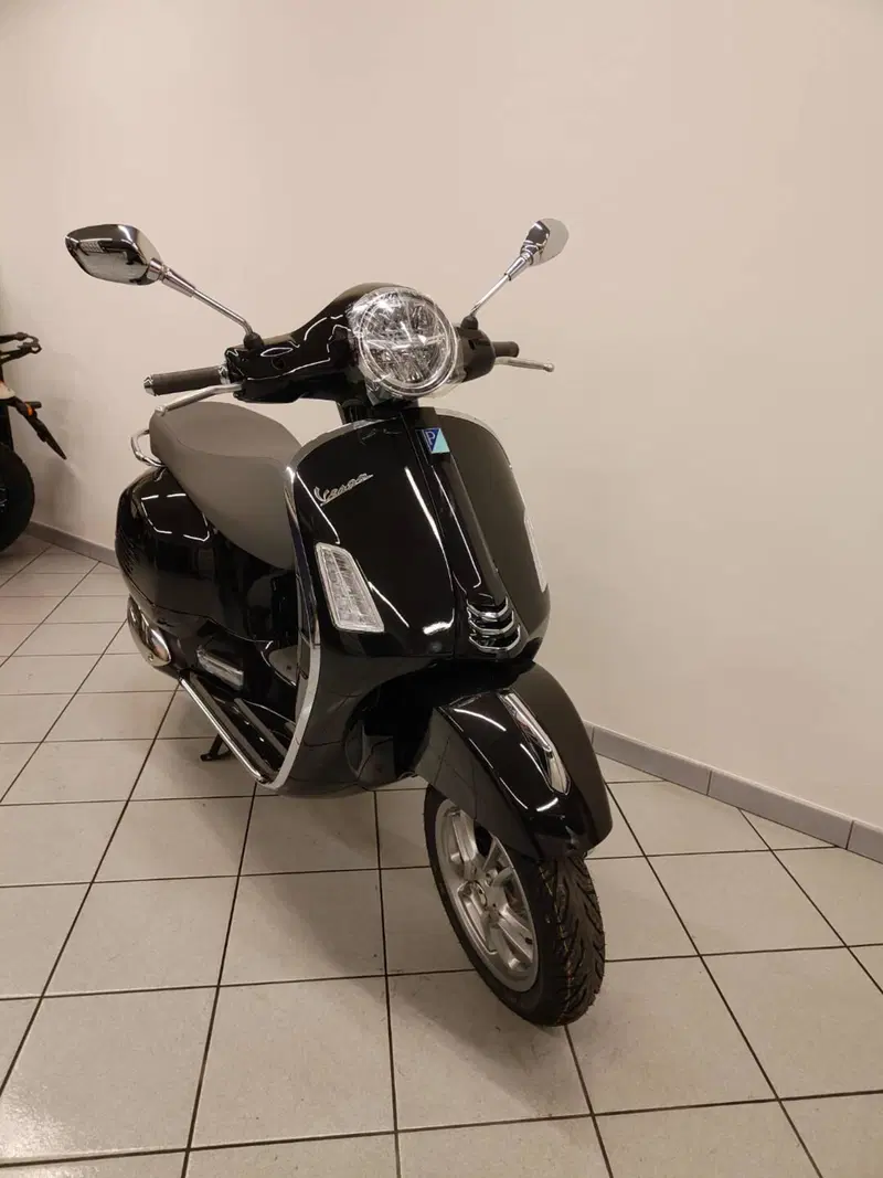 Vespa GTS 125 (2025 - 26) (5)