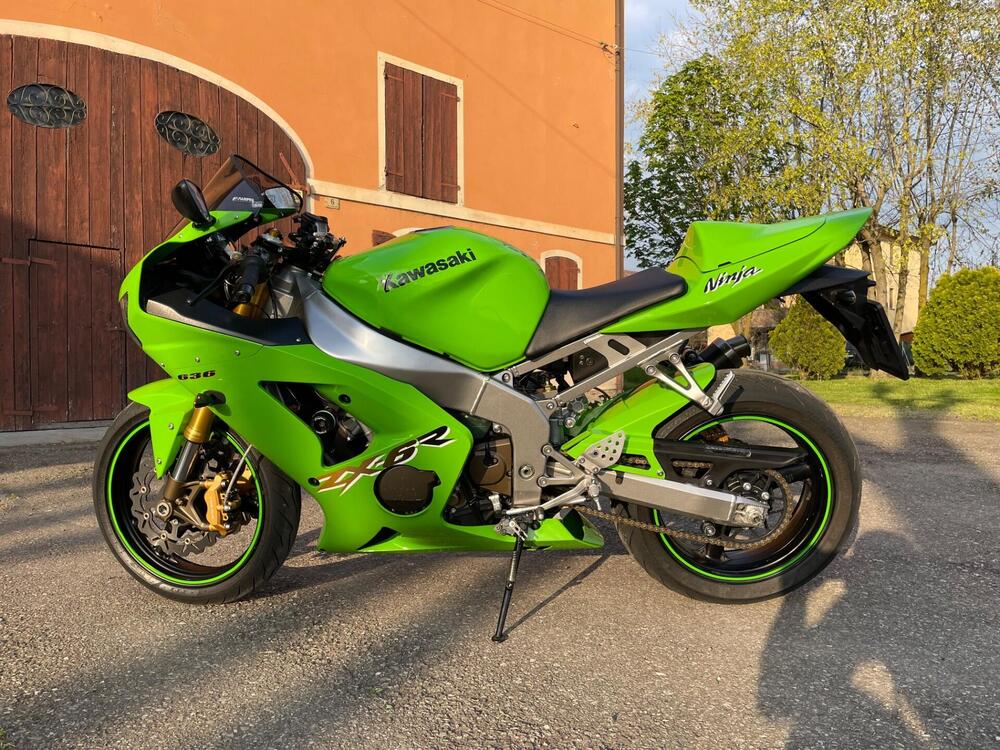 Kawasaki Ninja 636 ZX-6R (2003 - 04) (5)