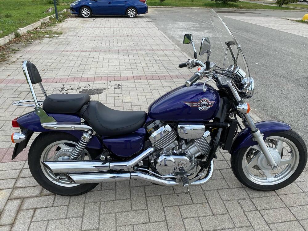 Honda VF 750 C (2)