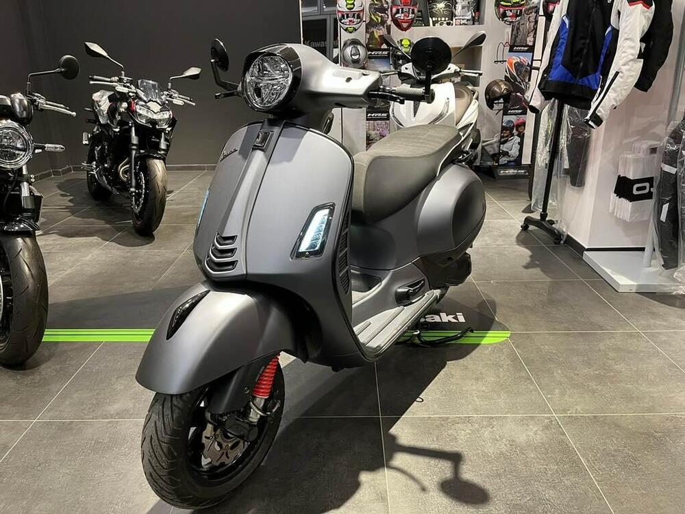 Vespa GTS 300 Super Hpe (2021 - 22)