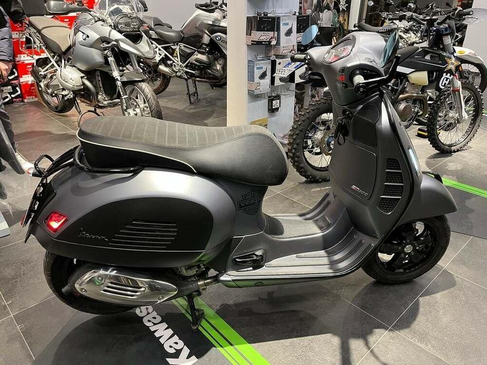 Vespa GTS 300 Super Hpe (2021 - 22) (4)