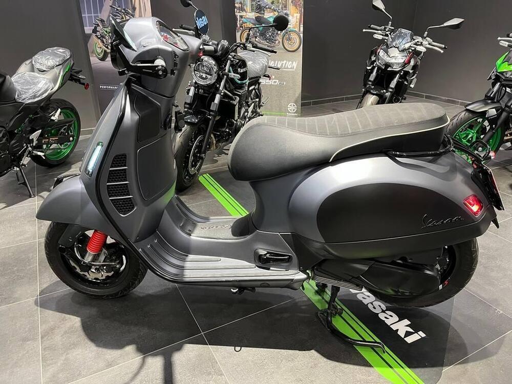 Vespa GTS 300 Super Hpe (2021 - 22) (2)