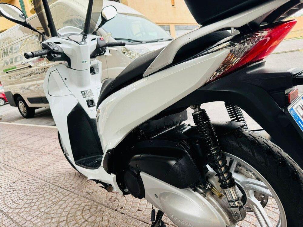 Honda SH 300 i ABS (2016 - 20) (5)