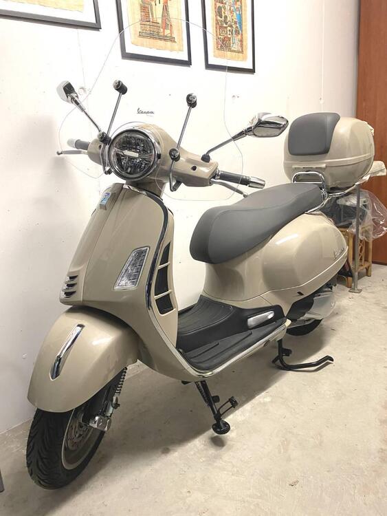 Vespa GTS 300 (2023 - 24)