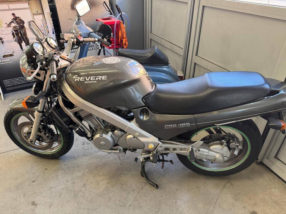 Honda REVERE 650