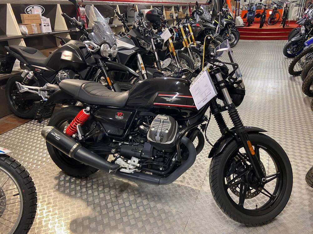 Moto Guzzi V7 Special Edition (2022 - 25)