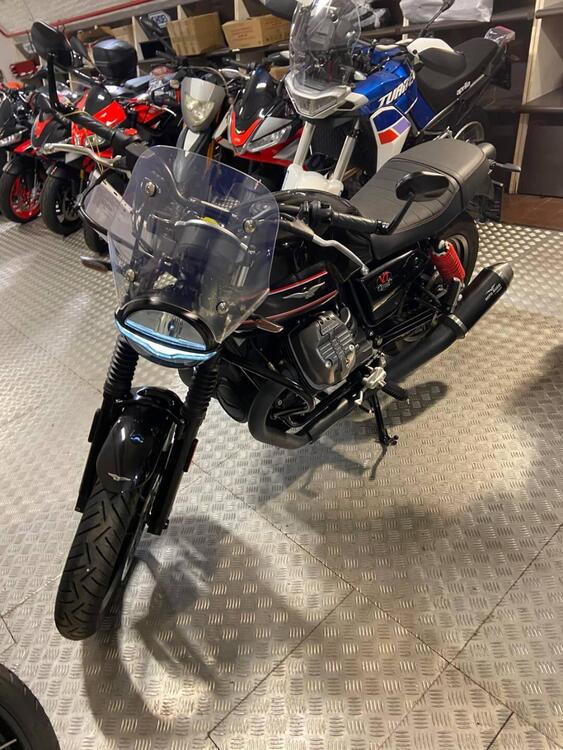 Moto Guzzi V7 Special Edition (2022 - 25) (2)