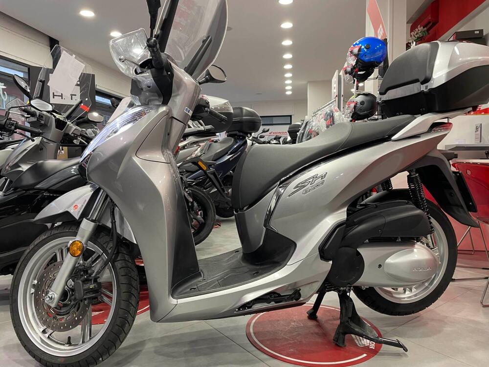 Honda SH 300 i ABS (2016 - 20) (2)