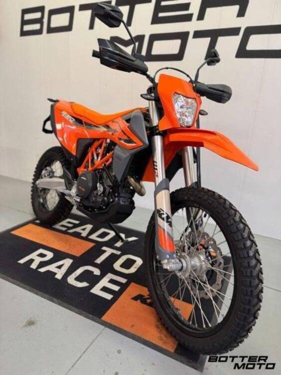 KTM 690 Enduro R (2022 - 25) (2)