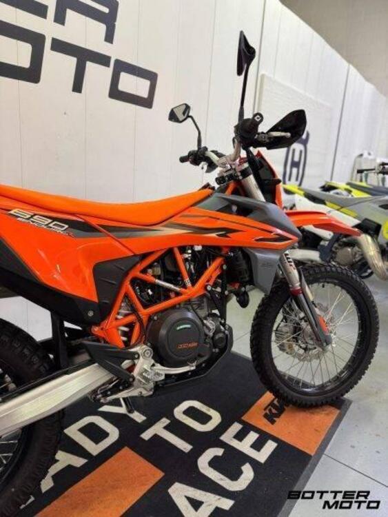 KTM 690 Enduro R (2022 - 25) (3)