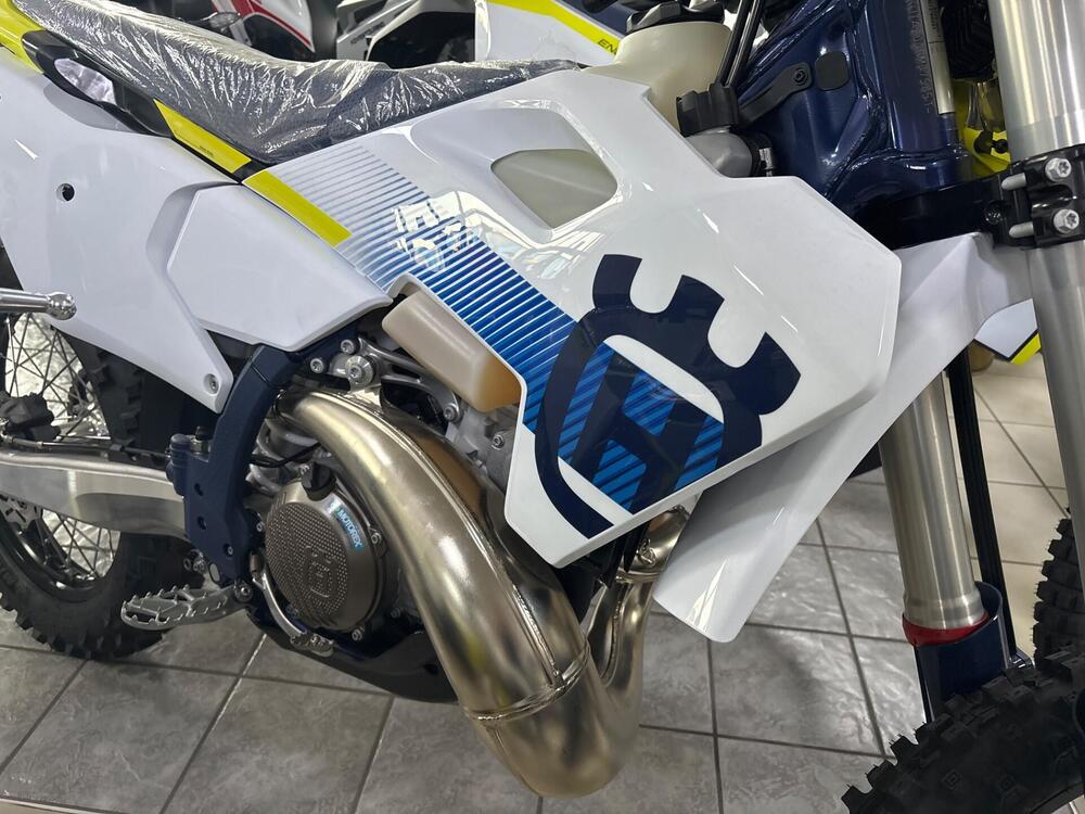 Husqvarna TE 300 (2024) (3)