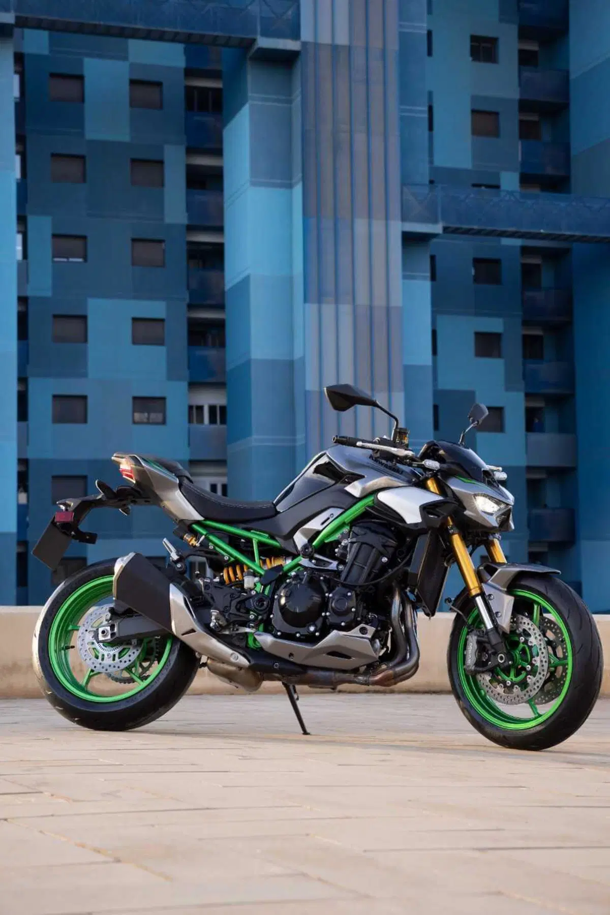 Kawasaki Z900 2025 TEST [VIDEO E GALLERY] (46)