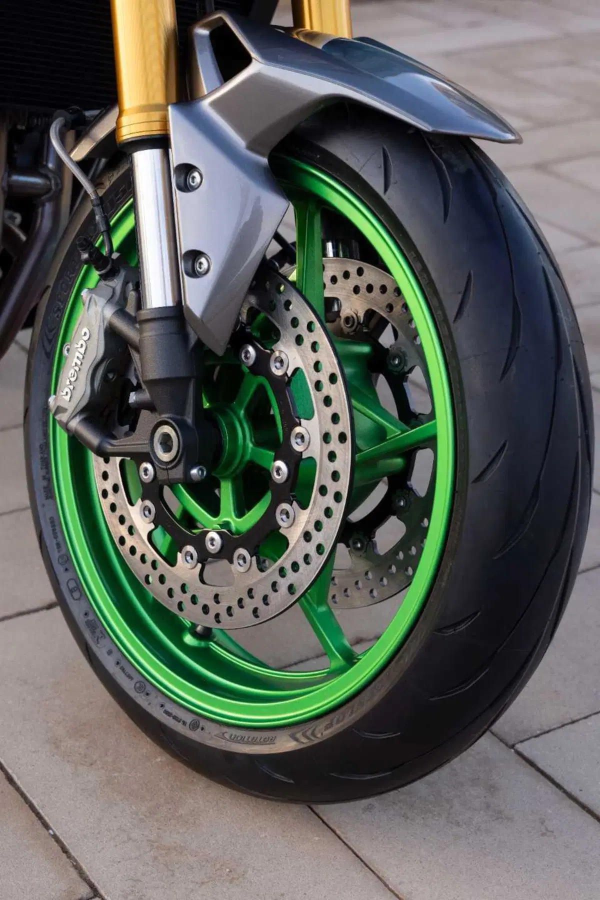 Kawasaki Z900 2025 TEST [VIDEO E GALLERY] (56)
