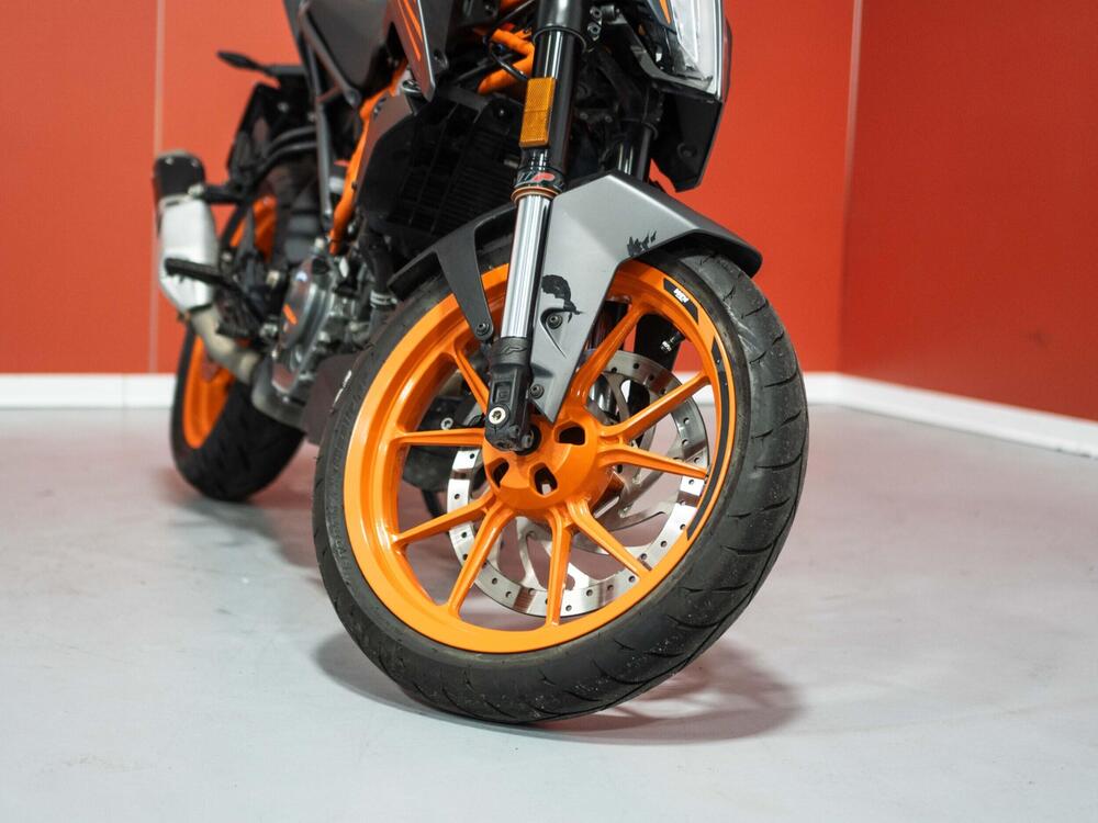 KTM 125 Duke (2021 - 23) (3)