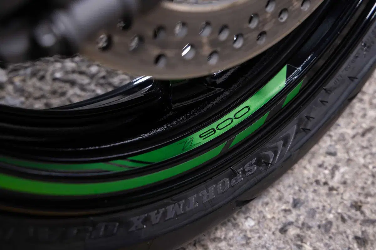 Kawasaki Z900 2025 TEST [VIDEO E GALLERY] (66)