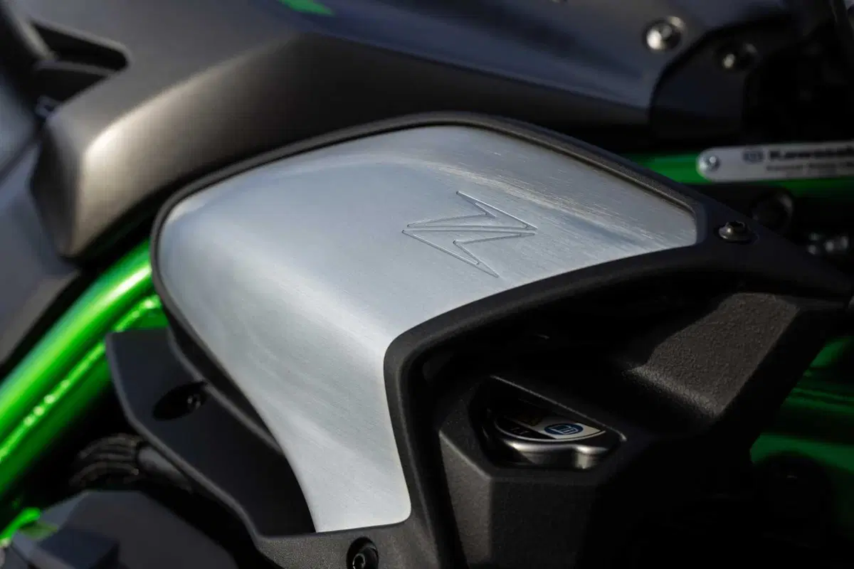 Kawasaki Z900 2025 TEST [VIDEO E GALLERY] (81)