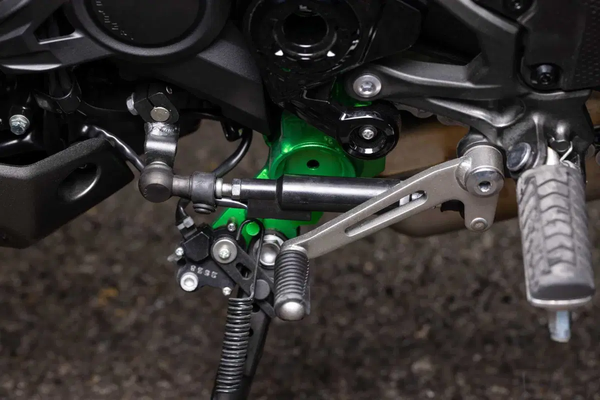 Kawasaki Z900 2025 TEST [VIDEO E GALLERY] (85)