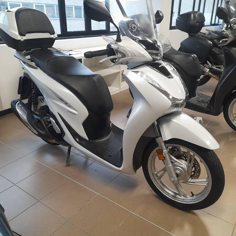 Honda SH 150i (2020 - 25) (2)