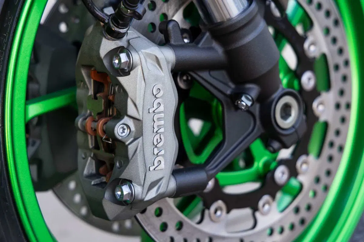 Kawasaki Z900 2025 SE (22)