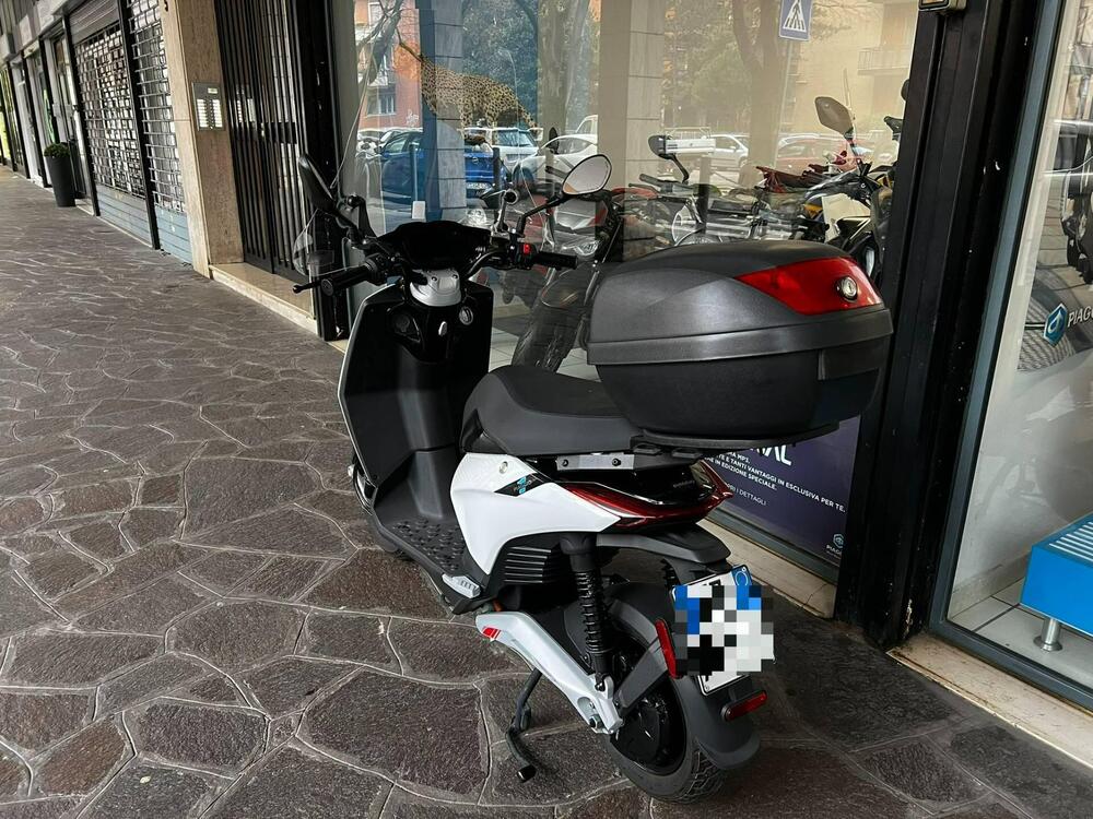 Piaggio 1 Active (2022 - 25) (3)