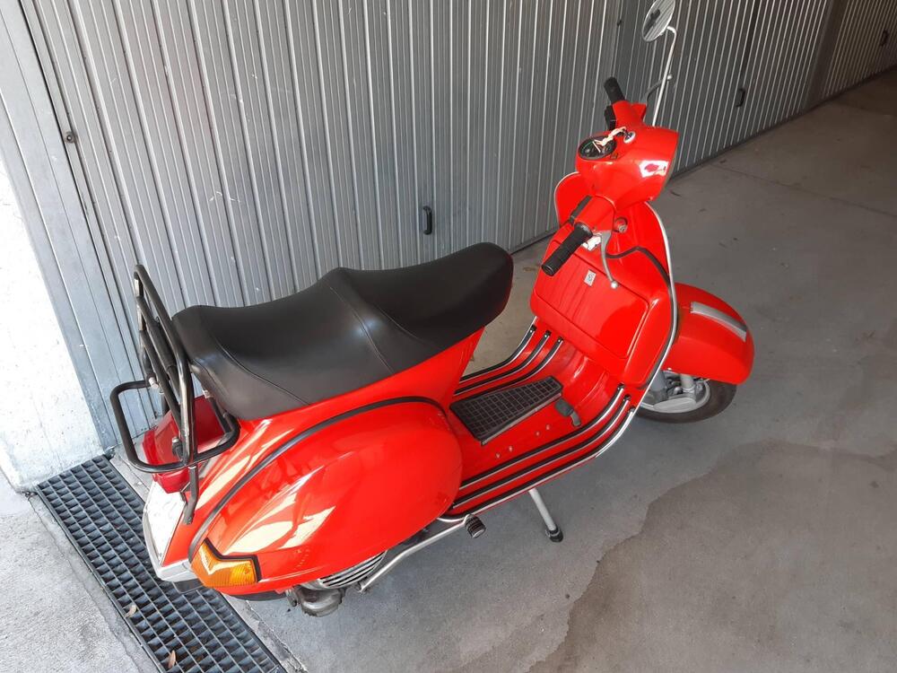 Piaggio Vespa p200e (2)