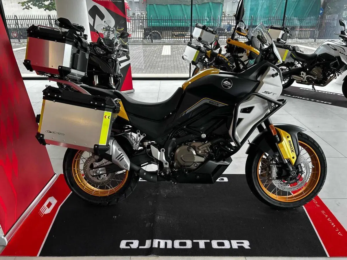 QJ Motor SVT 650 X (2024) (2)