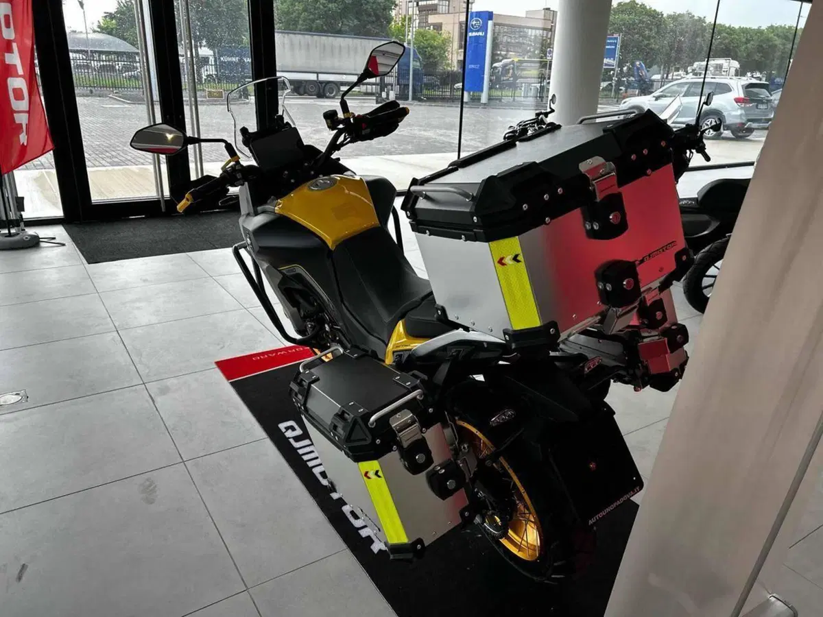 QJ Motor SVT 650 X (2024) (3)