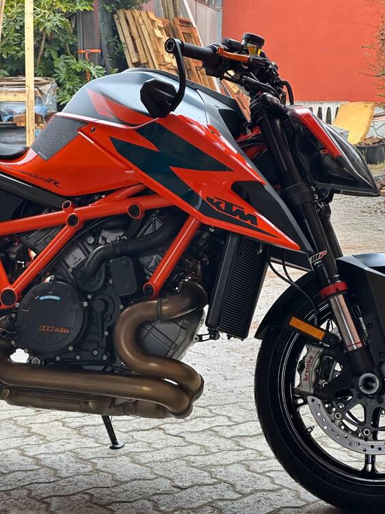 KTM 1290 Super Duke R (2020) (4)