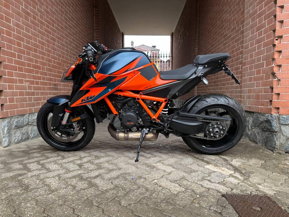 KTM 1290 Super Duke R (2020) (2)