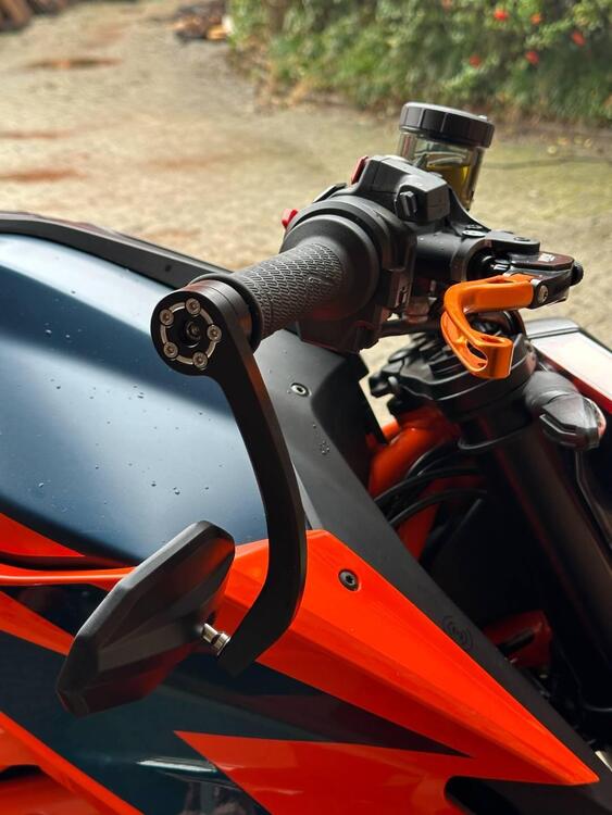 KTM 1290 Super Duke R (2020) (5)