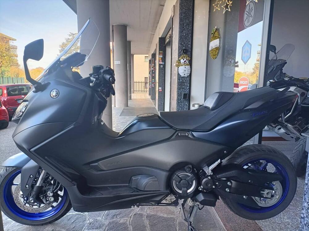 Yamaha T-Max 560 (2022 - 24) (3)