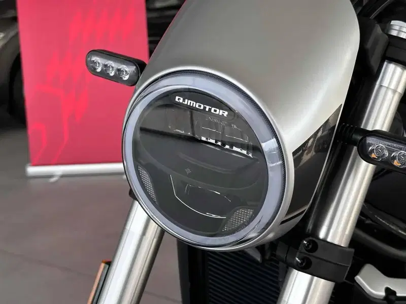 QJ Motor SRV 550 (2024) (5)