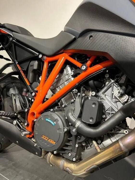 KTM 1290 Super Duke GT (2022 - 24) (4)