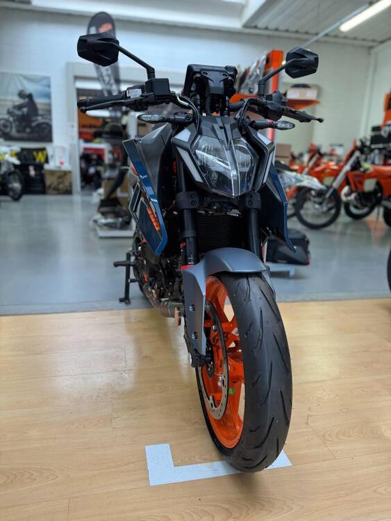 KTM 390 Duke (2024 - 25) (2)