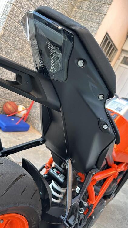 KTM 1290 Super Duke R (2022 - 23) (4)